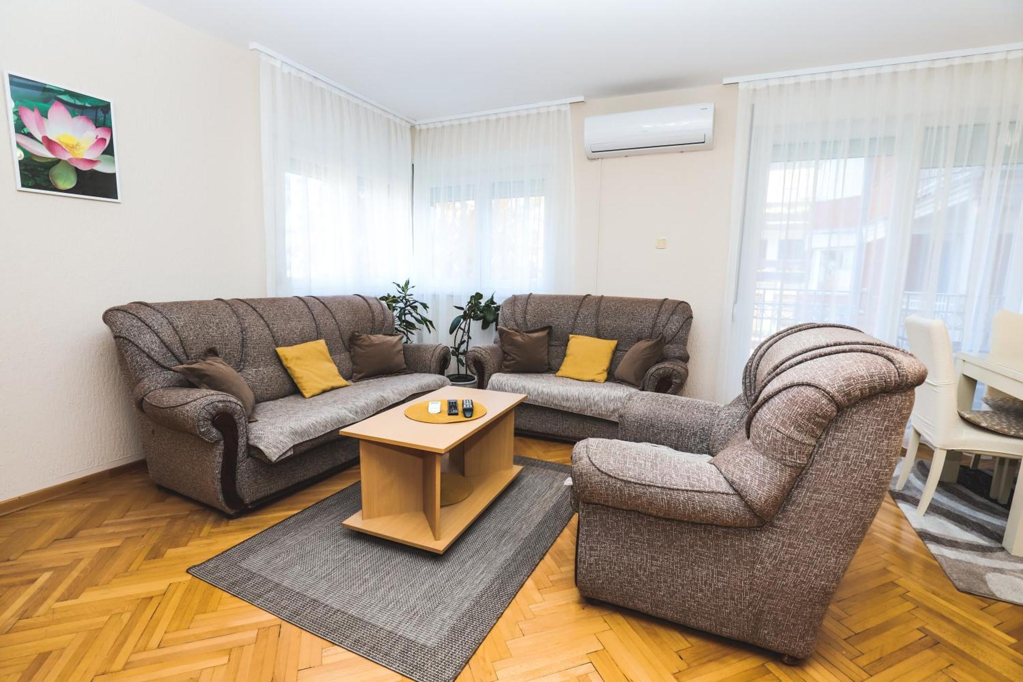 Appartamento Lotus Vrnjačka Banja Esterno foto